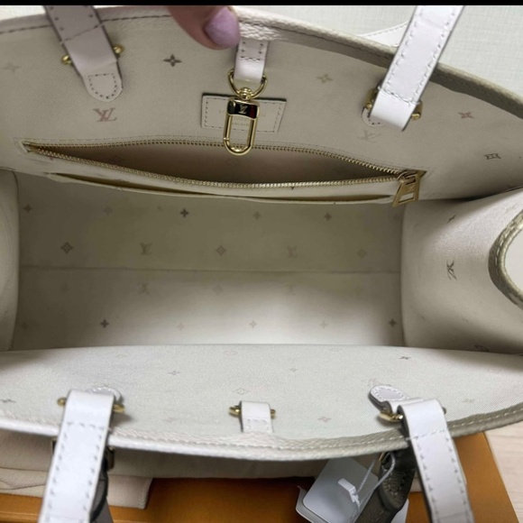 Louis Vuitton On The Go MM - Picture 6 of 9